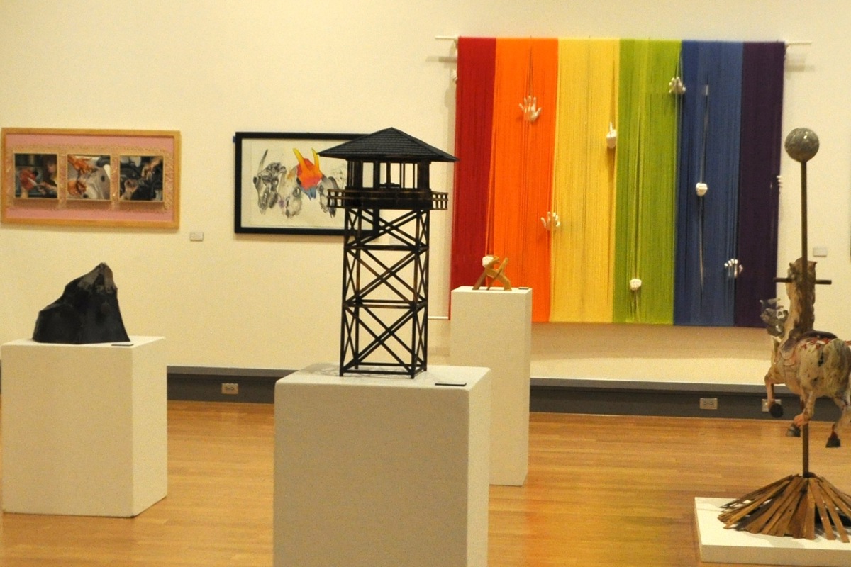 USI art students put work on display in Senior Seminar