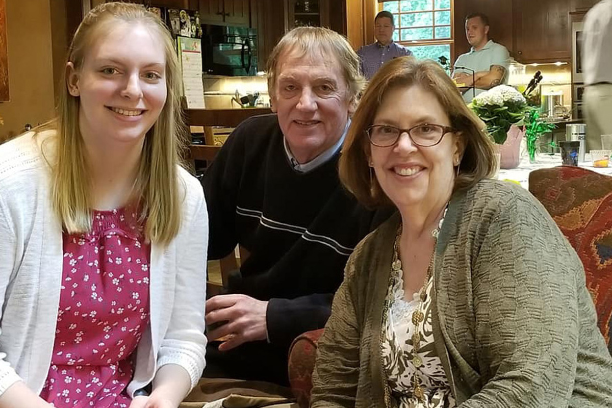 Cathy Goldsborough (r) with her husband and daughter