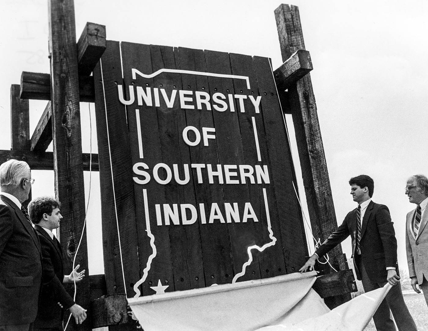 vintage-usi-university-of-southern-indiana