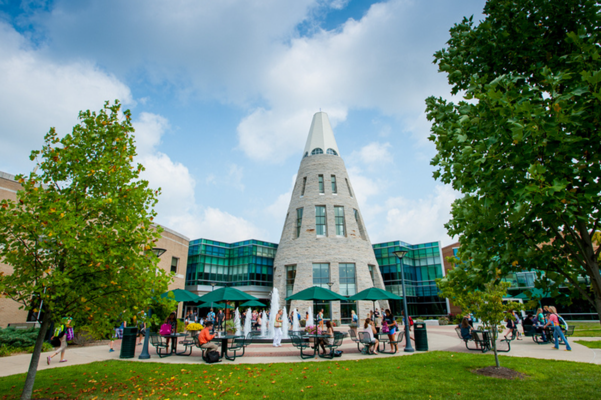 USI enrollment continues to grow  